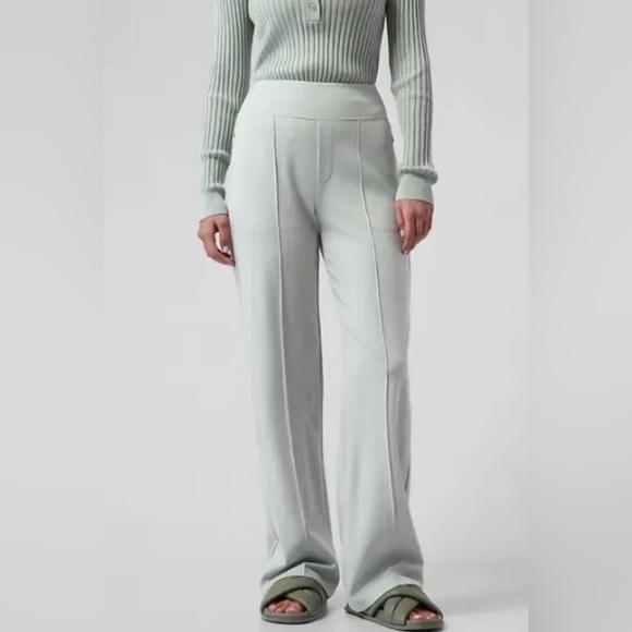 Athleta Eastbound Wide Leg Pant Size 8 Light Blue - Picture 1 of 16